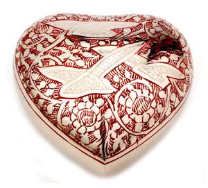 Keepsake Urn Althorp Red Heart